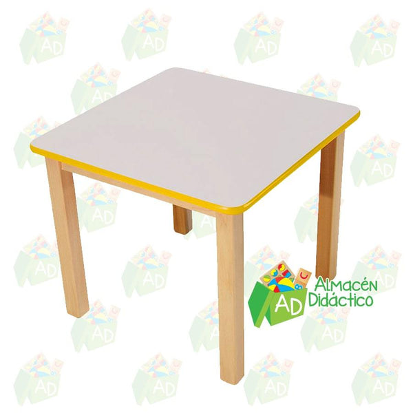 MESA CUADRADA DE MADERA