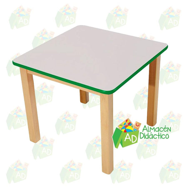 MESA CUADRADA DE MADERA